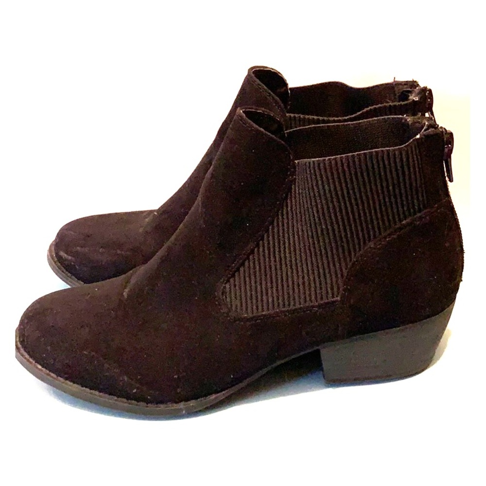Black ankle boots